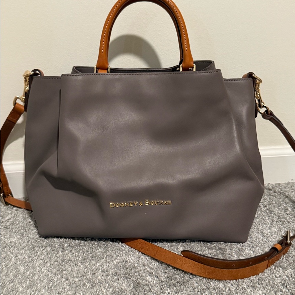 Dooney & Bourke City Flynn Bag in Taupe w/ Brown leather accents - - Picture 4 of 6